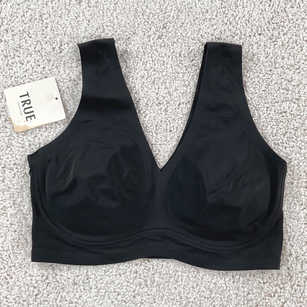 True & Co True Body Lift V-Neck Bra Black Seamless‎ Wirefree 14838-001 XS NEW